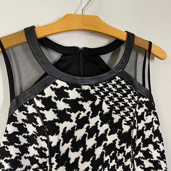 Guess Black White Sleeveless Houndstooth Printed Sheath Dress Size 10 - Picture 4 of 6